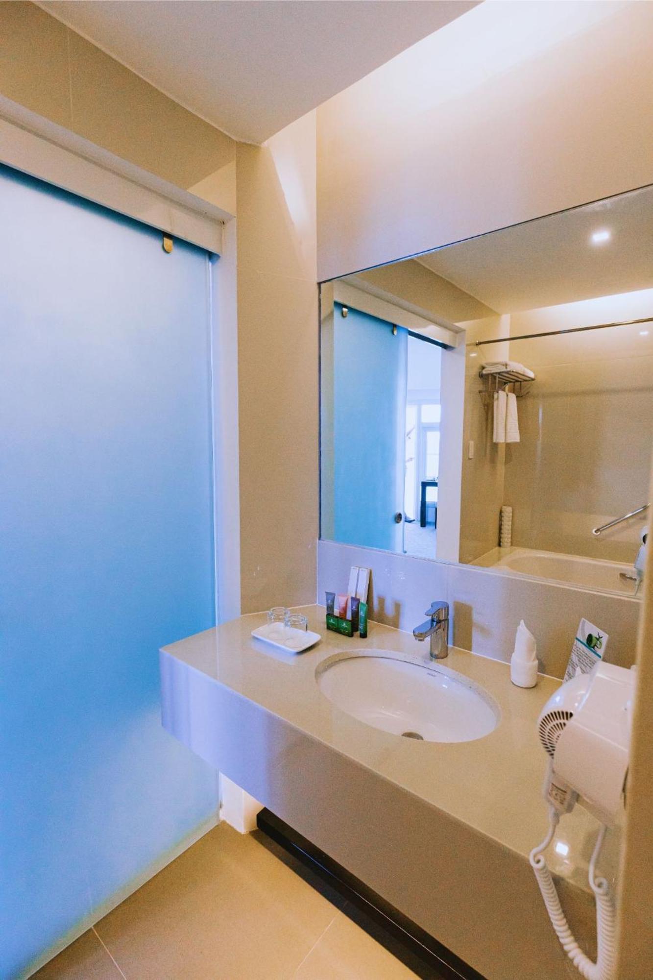 מקטאן Arterra Seaview Resort מראה חיצוני תמונה